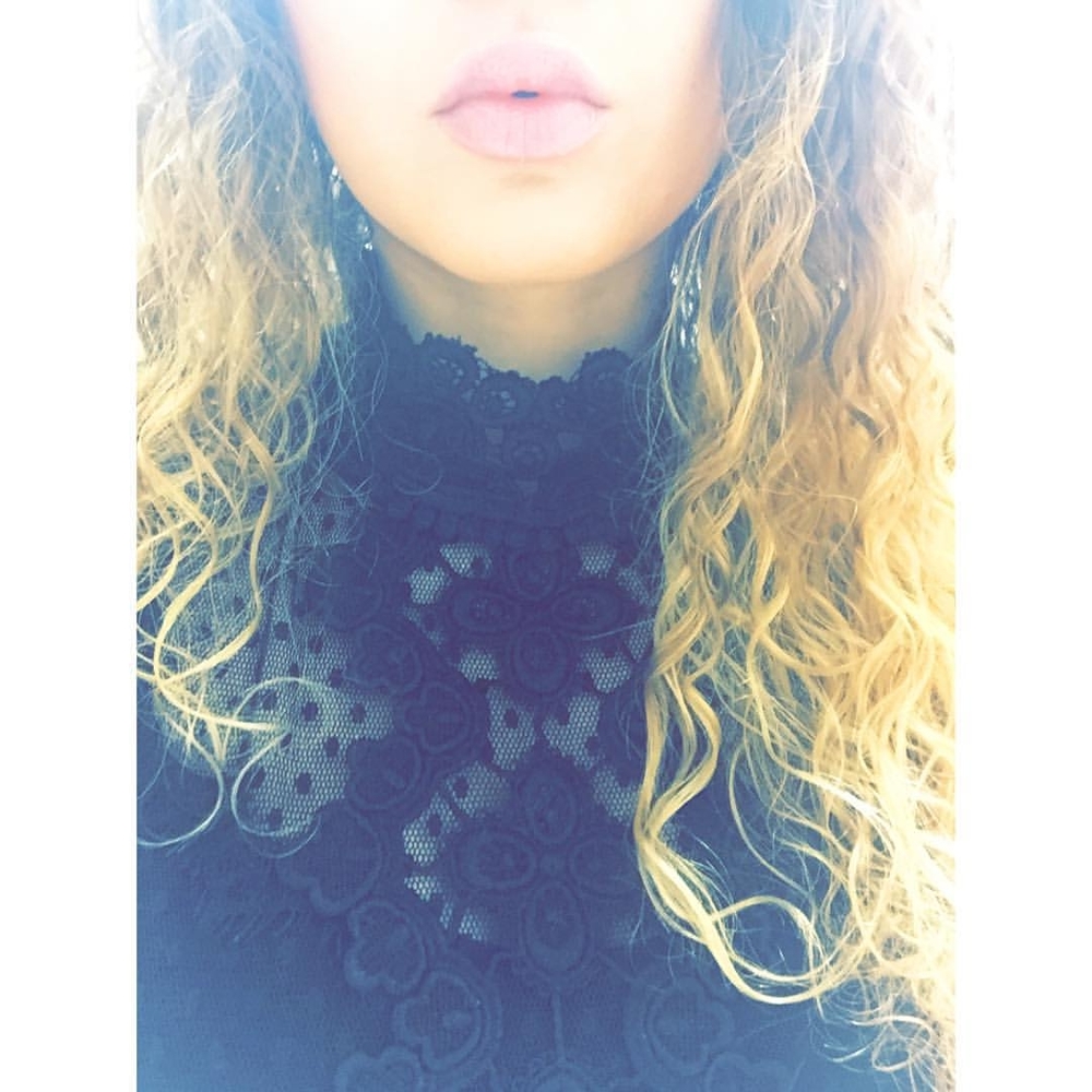 Meet your Posher, Gabriela